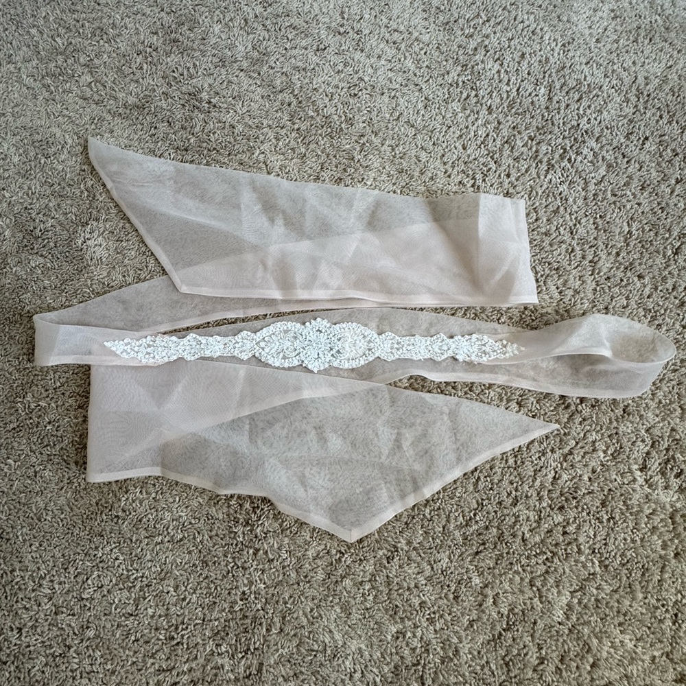 ✨ NWOT Allure Bridals Sash 153